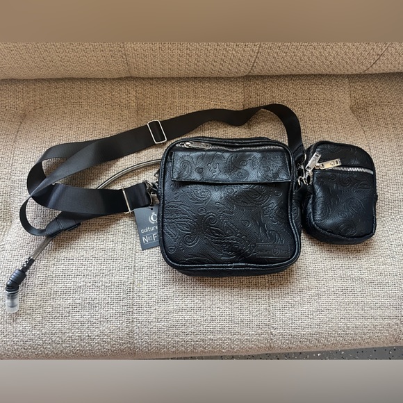 Louis Vuitton Chest rig bag, Men's Fashion, Bags, Belt bags, Clutches and  Pouches on Carousell